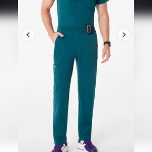 Figs Men's Maxim 2.0 Cargo Scrub Pants